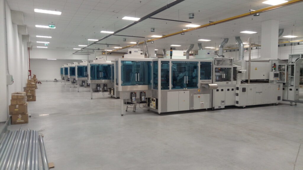 Machine de contrôle de seringues